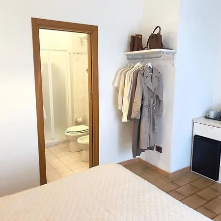 Couette-café Lavinia 3*