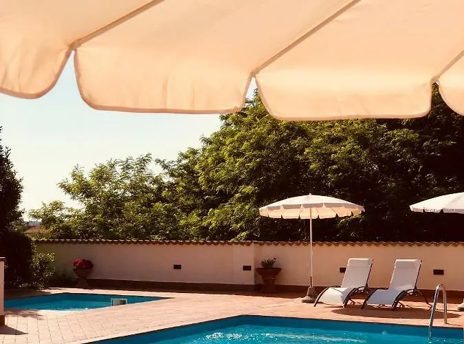 Lavinia 몬테스쿠다이오